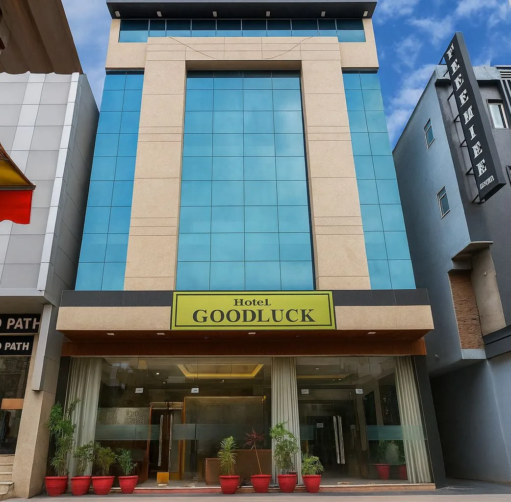 Hotel Good Luck facade, Pravakar's Hospitality