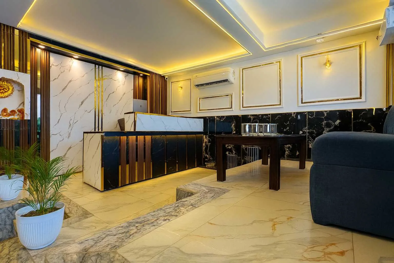 Hotel Paradise International