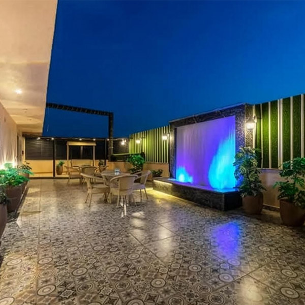 Rooftop & Lounge Spaces