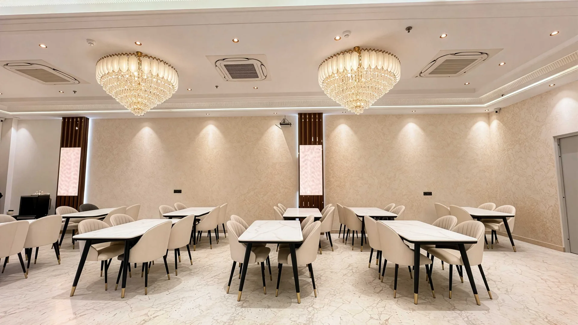 Hotel Urban Luxury banquet hall