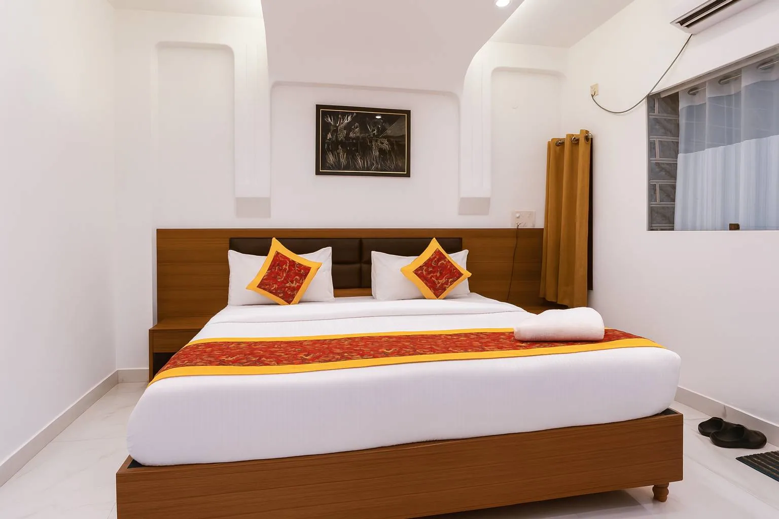 Hotel Paradise International Deluxe Room