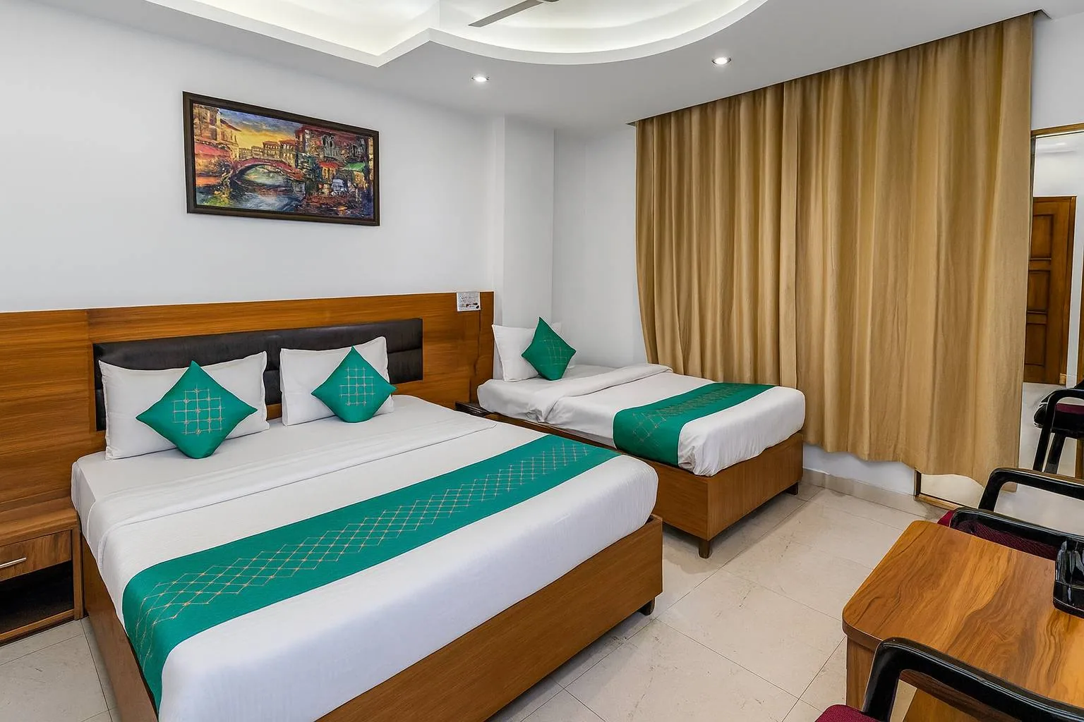 Hotel Paradise International Family Room